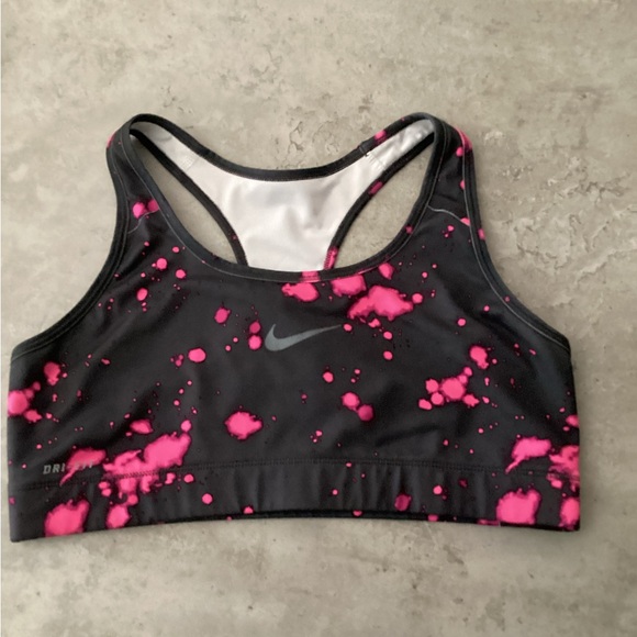 NWOT Nike set of 2 sports bras - Picture 2 of 6